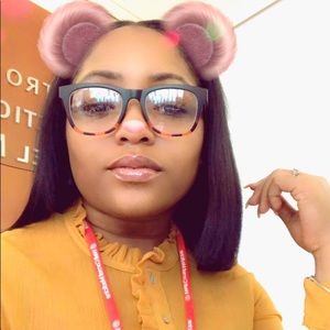 Meet your Posher, Lenisha